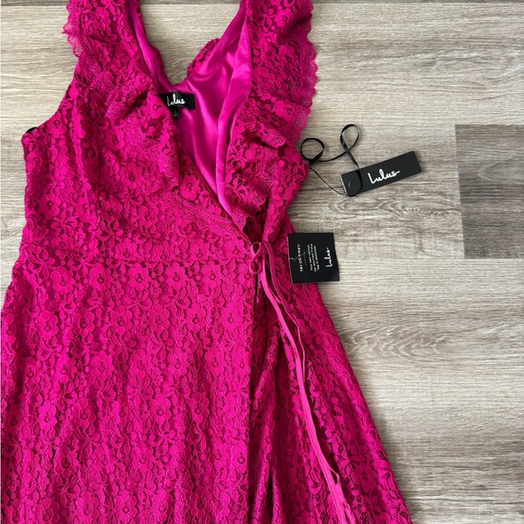 NWT Lulus Effortless elegance lace midi wrap dress magenta large L - Picture 9 of 9